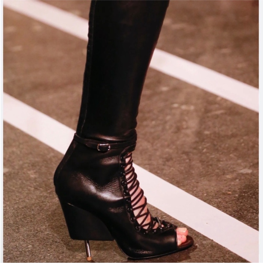 Givenchy Vintage Black Leather Nissa Peep Toe Ankle Booties Brown Heel 37.5